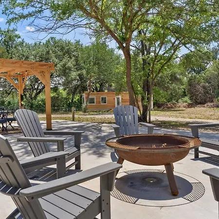 The Lonely Bull Luxury Container Home On 5 Acres Weatherford Exterior photo