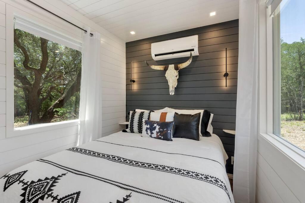 Holiday home The Lonely Bull Luxury Container On 5 Acres